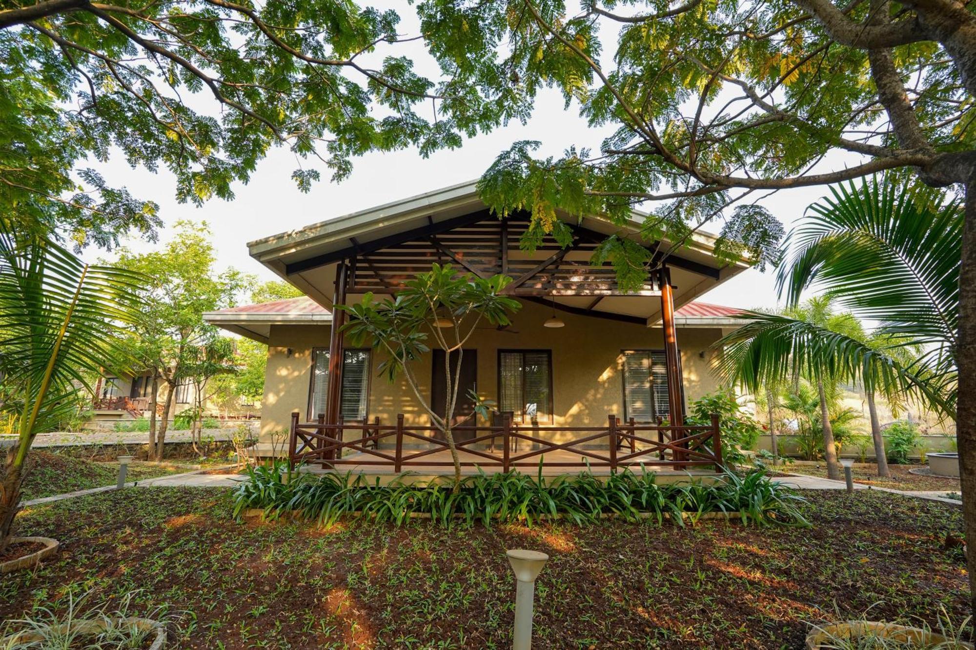 E&G Green Courts Resort At Koroli Hill Station ナーシク エクステリア 写真